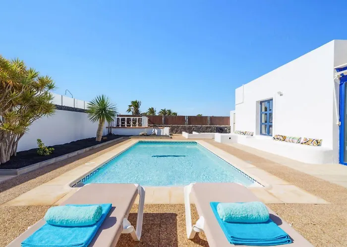 Villa Castillo Del Aguila By Playa Blanca