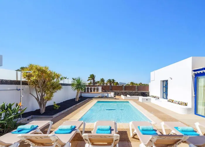 Willa Castillo Del Aguila By *