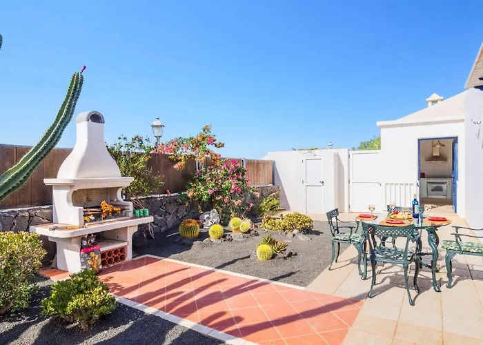 Castillo Del Aguila By Villa Playa Blanca