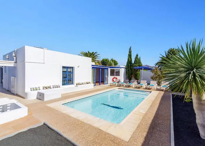 Willa Castillo Del Aguila By