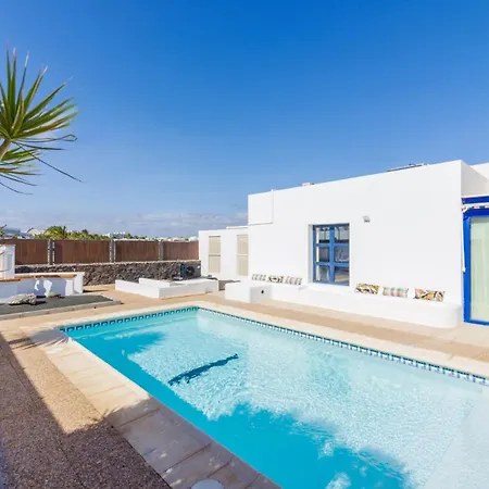 Villa Castillo Del Aguila By *