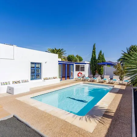 Castillo Del Aguila By Villa Playa Blanca