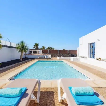 Villa Castillo Del Aguila By Playa Blanca